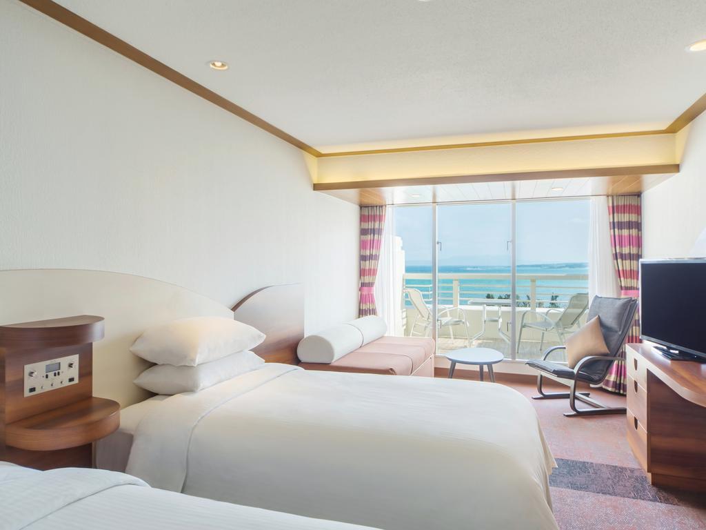 Sheraton Okinawa Sunmarina Resort Onna Ngoại thất bức ảnh