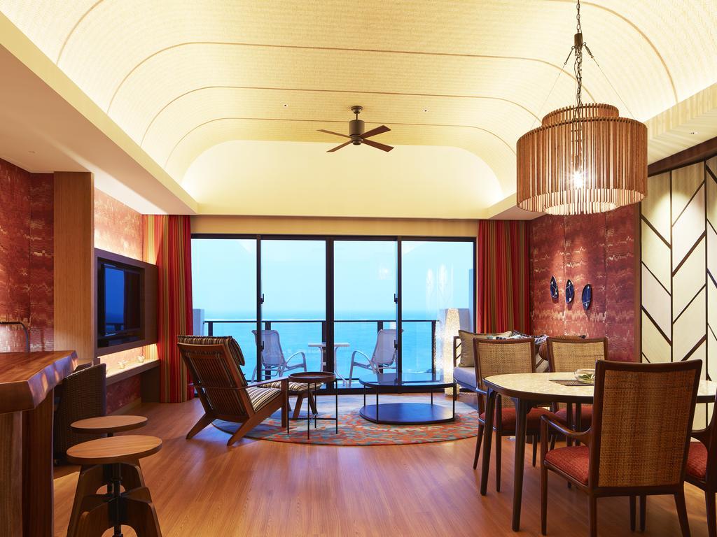 Sheraton Okinawa Sunmarina Resort Onna Ngoại thất bức ảnh